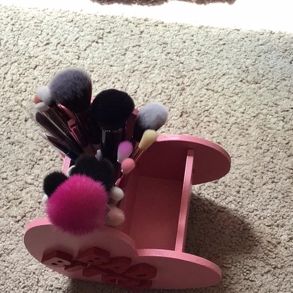 Pink Makeup brush holder, all brushes incl.